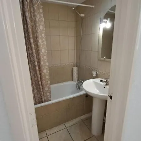 Studio In Castle Harbour With Pool Viewc017 Los Cristianos (Tenerife)