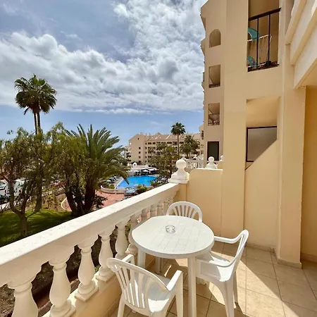 Studio In Castle Harbour With Pool Viewc017 Los Cristianos (Tenerife)