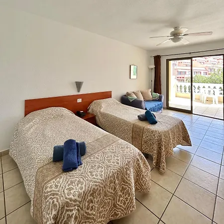 Studio In Castle Harbour With Pool Viewc017 Los Cristianos (Tenerife)