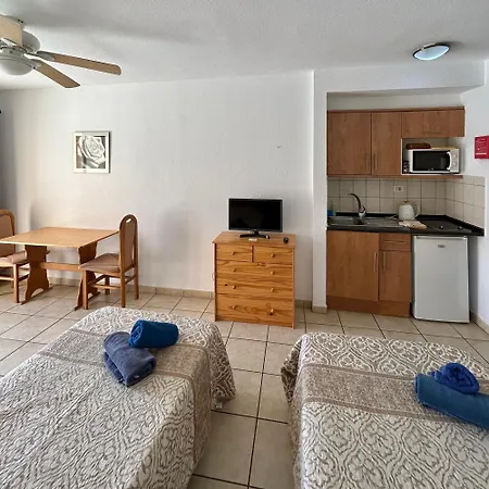 Studio In Castle Harbour With Pool Viewc017 Διαμέρισμα